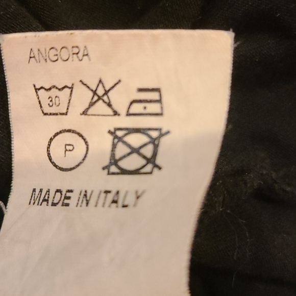 Made in Italy dolman style vneck - Picture 6 of 8